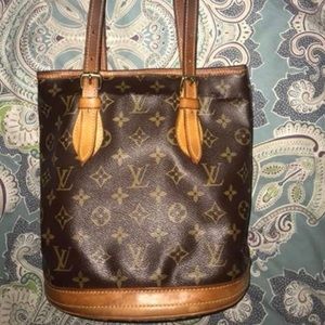 Louis Vuitton petite bucket monogram